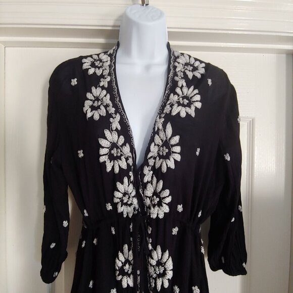 Free People Fable Black/White Embroidered Sunflowers Midi Dress Whimsy M - Picture 4 of 16